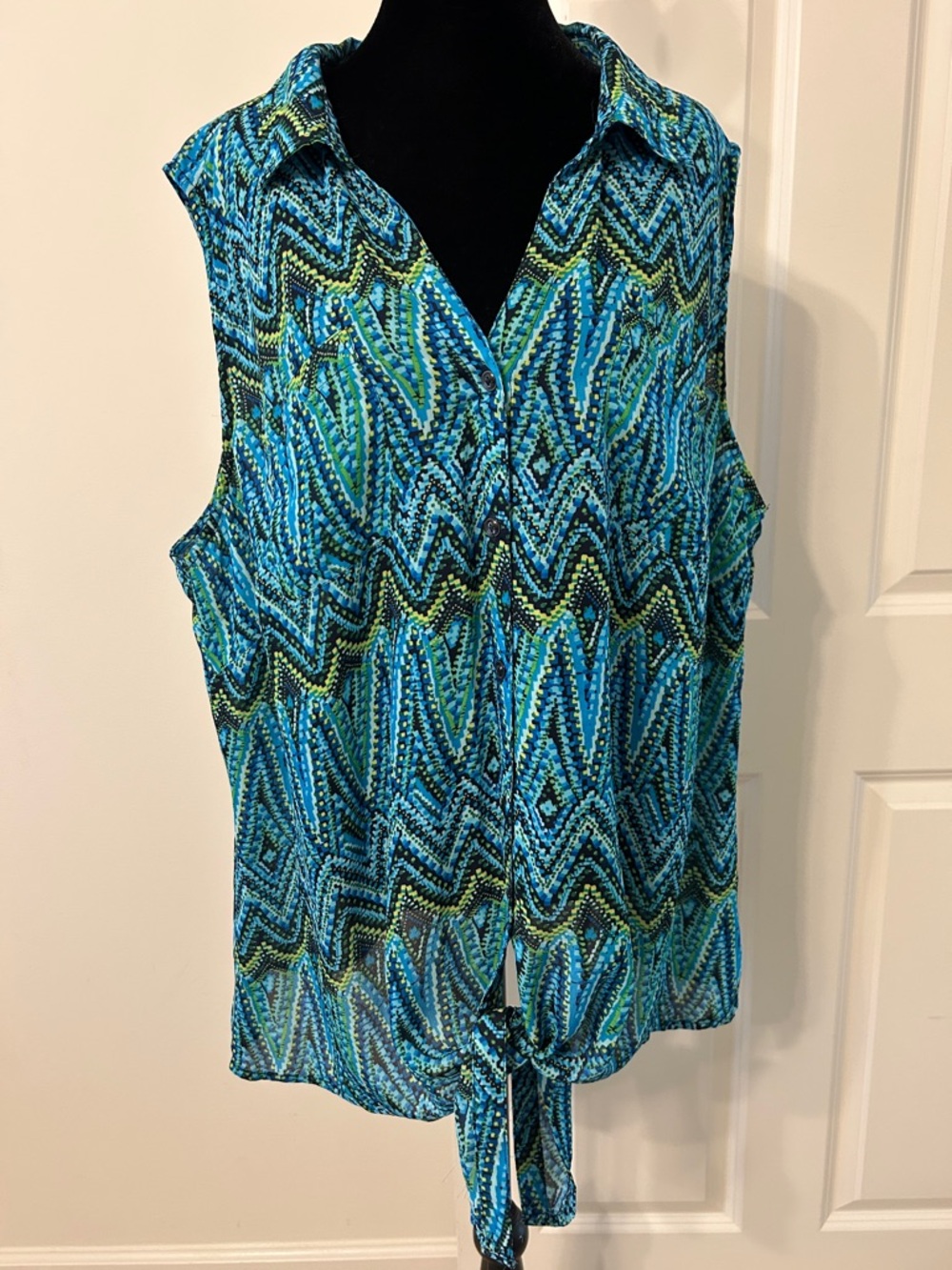 Dressbarn Blue & Green Chevron Tie-Front Sleeveless Camisole